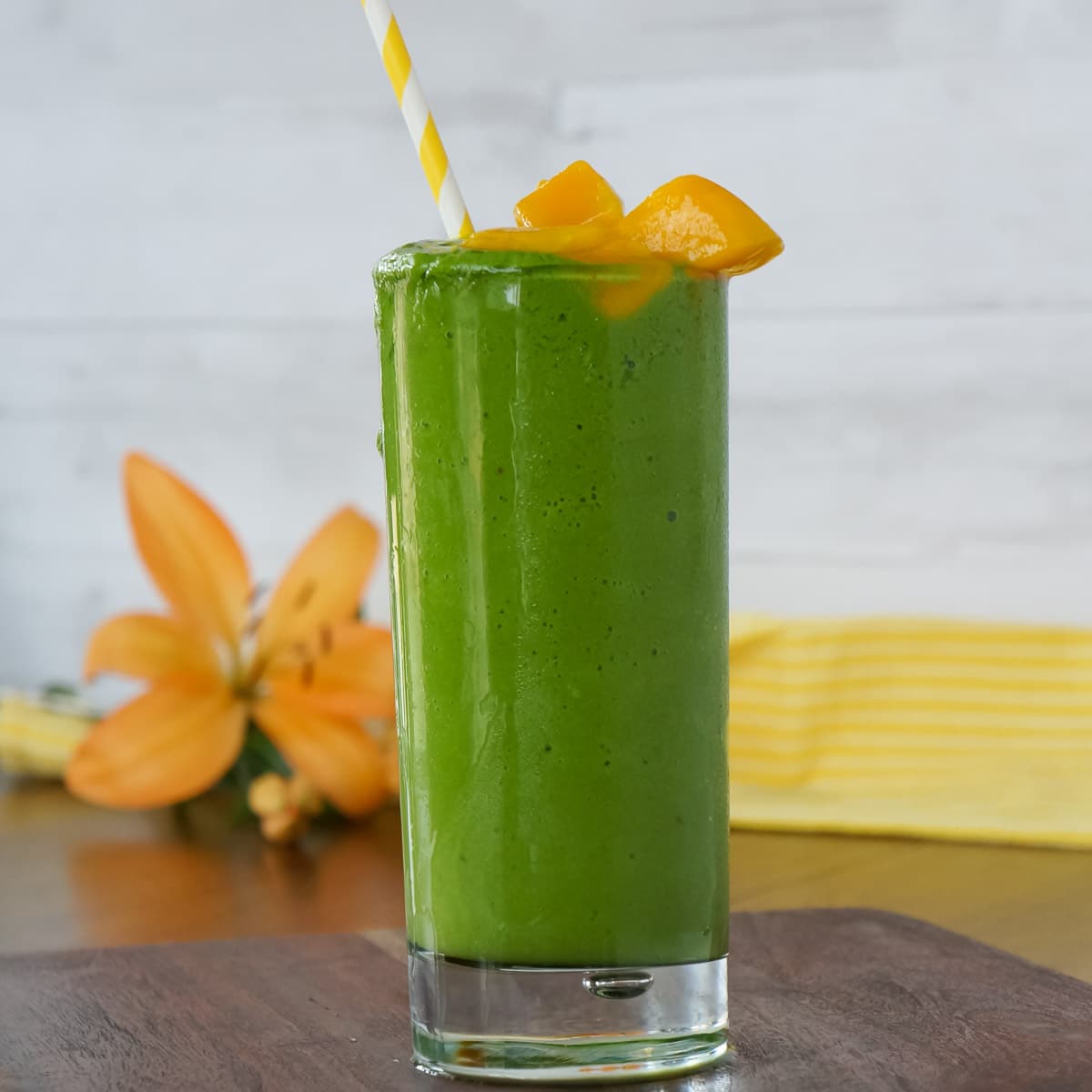 Healthy Mango Spinach Smoothie - Healthy With a Chance of Sprinkles